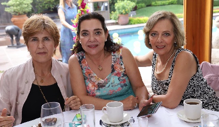  Verónica Leija, Marcela Nava y Rossana Benavente.