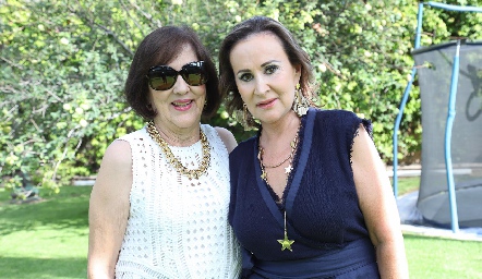  Laura Guerra y Maricarmen López.