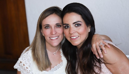  Daniela Llano y Fernanda Castillo.
