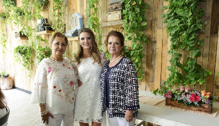  Kena Díaz de León, Paola Celis y Chayo Celis.
