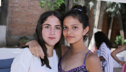  María y Valeria.