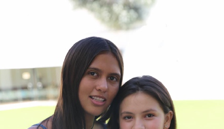  Mariana Berrones y Ximena López.