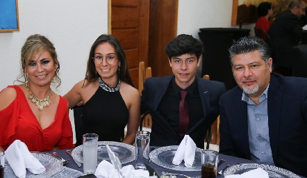 Cena de graduación de Secundaria del Colegio Areté.