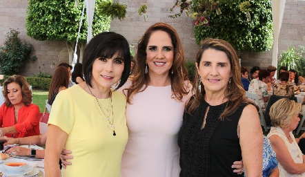  Teresa Mancilla, Gabriela Payán y Maite Bustindui.