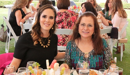 Ana Gaby Mina y Dora Irma Guzmán.
