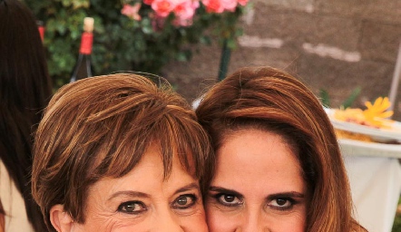  Yolanda Espinosa de Payán con su hija Gabriela Payán.