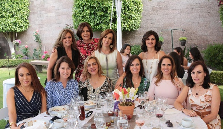 Guadalupe Santos, Coco Mendizábal, Alejandra Ávila, Lucía Escobedo, Lorena Herrera, Tawi Garza, Mimí Hinojosa, Elsa Tamez, Gaby Payán y Alicia Gallegos.