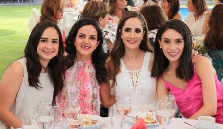 Claudia Villasana, Yolanda Aguillón, Dani Mina y Adri de la Maza.