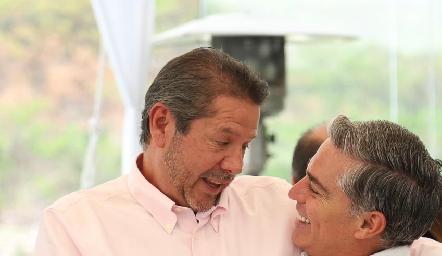  Alejandro Santibáñez y Gerardo Serrano.