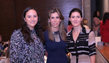 María José Medina, Sara Guzmán y Paulina Vivanco.