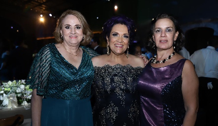  María Luisa Martínez, Elsa Medina y Lourdes Chevaile.