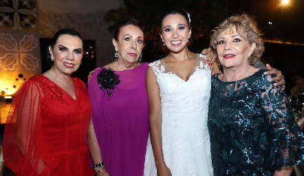 Yoya, Marcela, Pamela y Jocelyn Galarza.