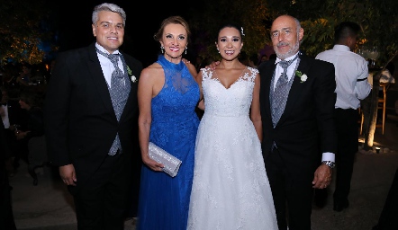  Guillermo González, Norma Galarza, Pamela y Antonio Tomás Obrador.
