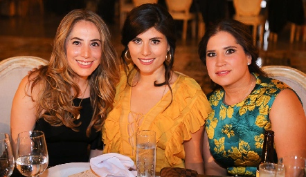  Fernanda Jiménez, Victoria Faz y María José Cordero.