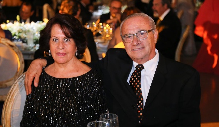Cathy y Fernando Montiel.