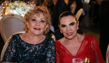  María Josefina Galarza y Yoya Galarza.