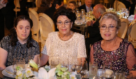  Ana Silvia, Silvia y Cristina Vera.