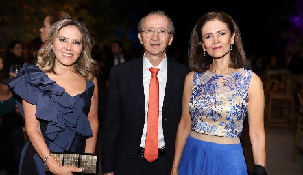  Elizabeth Báez, Alberto Báez y Ana González.