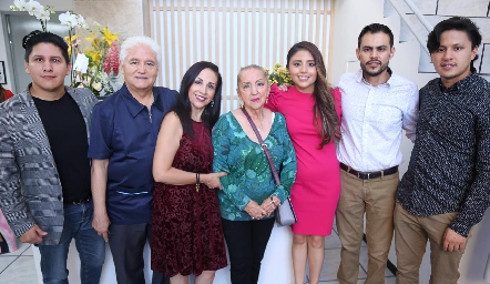  En compañía del Dr. Francisco Escalante y su familia.