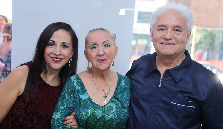  Dra. Isabel Castañón y Elvia Ruíz y Dr. Francisco Escalante.