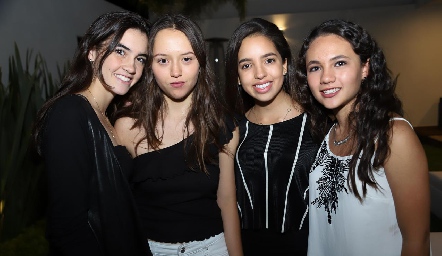  Mariana Cueto, Paola Isordia, Jimena Hernández y Montse García.