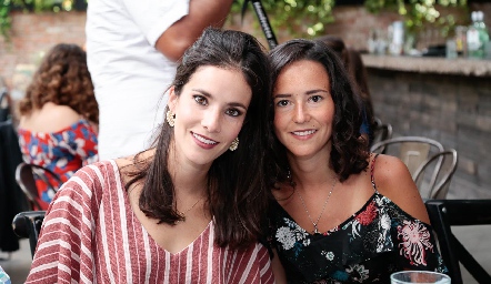  Maricarmen y Paola Meade.