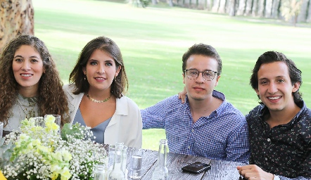  Lorena Lascano, María José Fernández, Enrique Garza y Pepe Armendáriz.