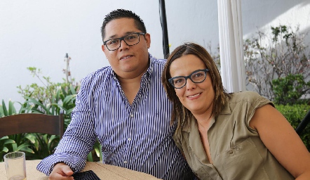  Aarón Robledo y Montse Díaz Infante.