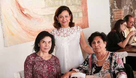 Martha González, Verónica Humara y Mary Chuy Humara.