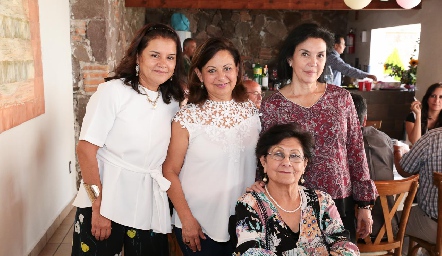 Rocío Zavala, Verónica Humara, Martha González y Mary Chuy Zavala.