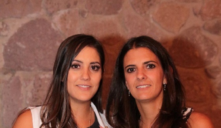  Cristina y Daniela Rivero.