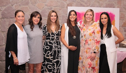 Laura Pérez, Claudia Zárate, Mónica Zárate, Cristina Rivero, Mily Zárate y Natalia Leal.