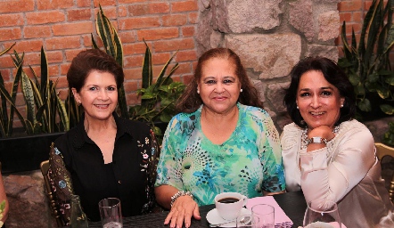  Rosario Fuentes, Licha Enríquez y Sara Rincón.