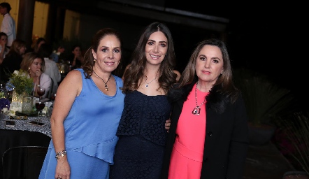  Laura Álvarez de Lorca, Andrea Lorca y Adriana González de Gordoa.