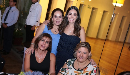  Laura Álvarez, Andrea Lorca, Susana Ayech y Aurora García.
