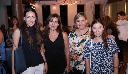  Sofía Delgadillo, Susana Ayech, Aurora García y Aurora Martínez.