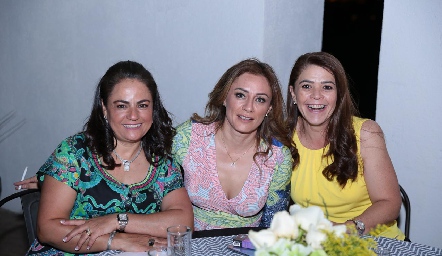 Coco Leos, Natalia Sáenz y Tessy Gordoa.