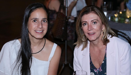  Cristina Vallejo y Ana Meade.