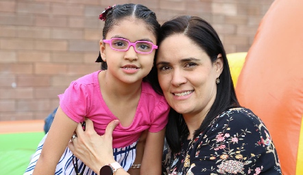  María José y Ángeles Viramontes.