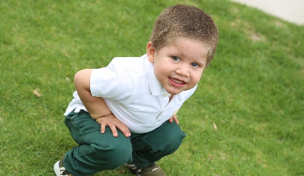  Tomás.