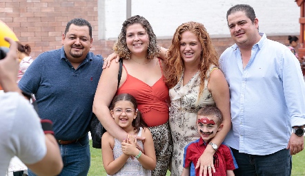  Víctor Zapata, Karla Vilet, Elisa Vilet, Eduardo Gouyonnet, Andrea y Eduardo.