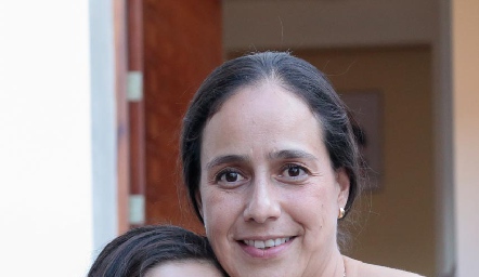  Ana Cris con su mamá, Cristina Vallejo.