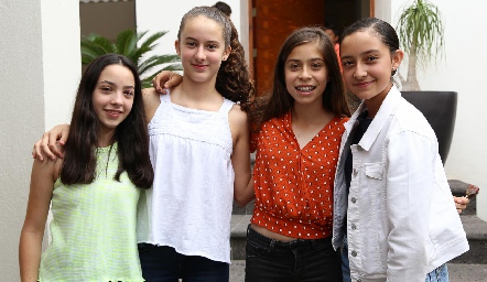  Andrea, Paola, Romina y Montse.