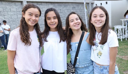  Sofía, Claudia, Isabella y Mariana.