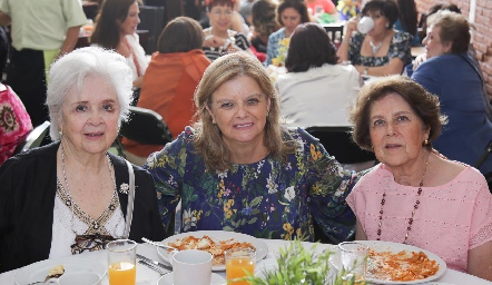  Lily Alvarado, Ana Zermeño y Graciela Alvarado.