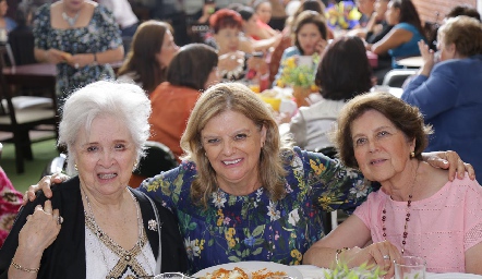  Lily Alvarado, Ana Zermeño y Graciela Alvarado.