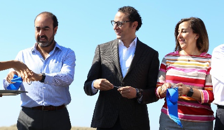 Gustavo Puente, Secretario de Secretario de Desarrollo Económico, Xavier Nava, Alcalde de San Luis Potosí y Lorena Valle, Presidenta del Sistema DIF Estatal.