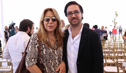 Claudia Hermosillo y Jesús Torre Higareda, Director México-Querétaro de Ciudad Maderas.