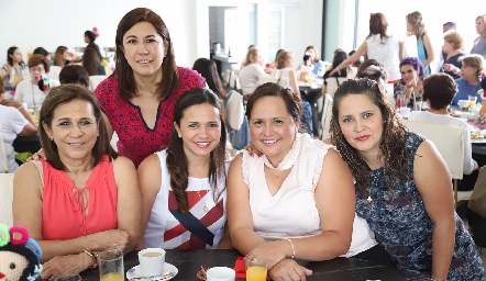  Rosy, Judith, Claudia, Lizbeth y Ruth Martínez.
