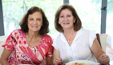  María Saada y Chita Gómez.